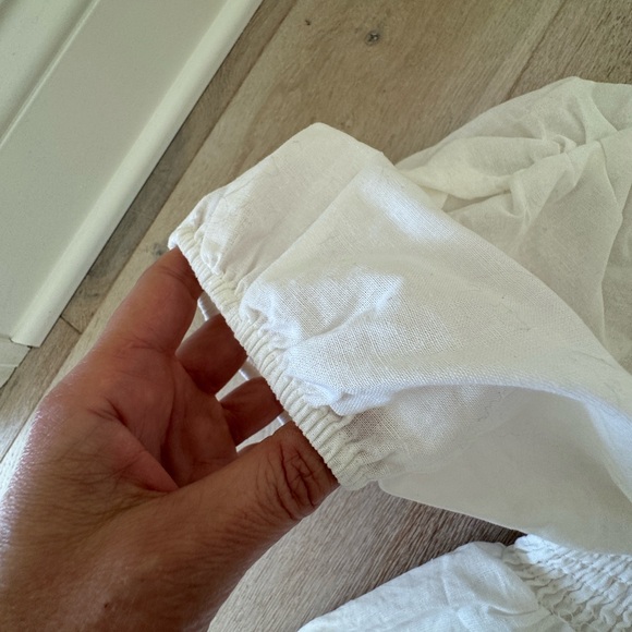 NWT Anthropologie English Factory White Short-Sleeve Ruched Top - Picture 11 of 12